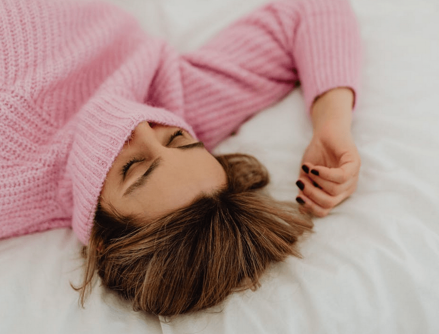 Why Sleeping Alone Doesn’t Relieve Your Fatigue After 40